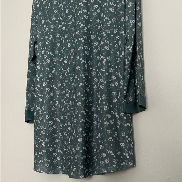 Timeson Green Floral Tunic Top | 3/4 Sleeve Lightweight Blouse - Picture 5 of 10